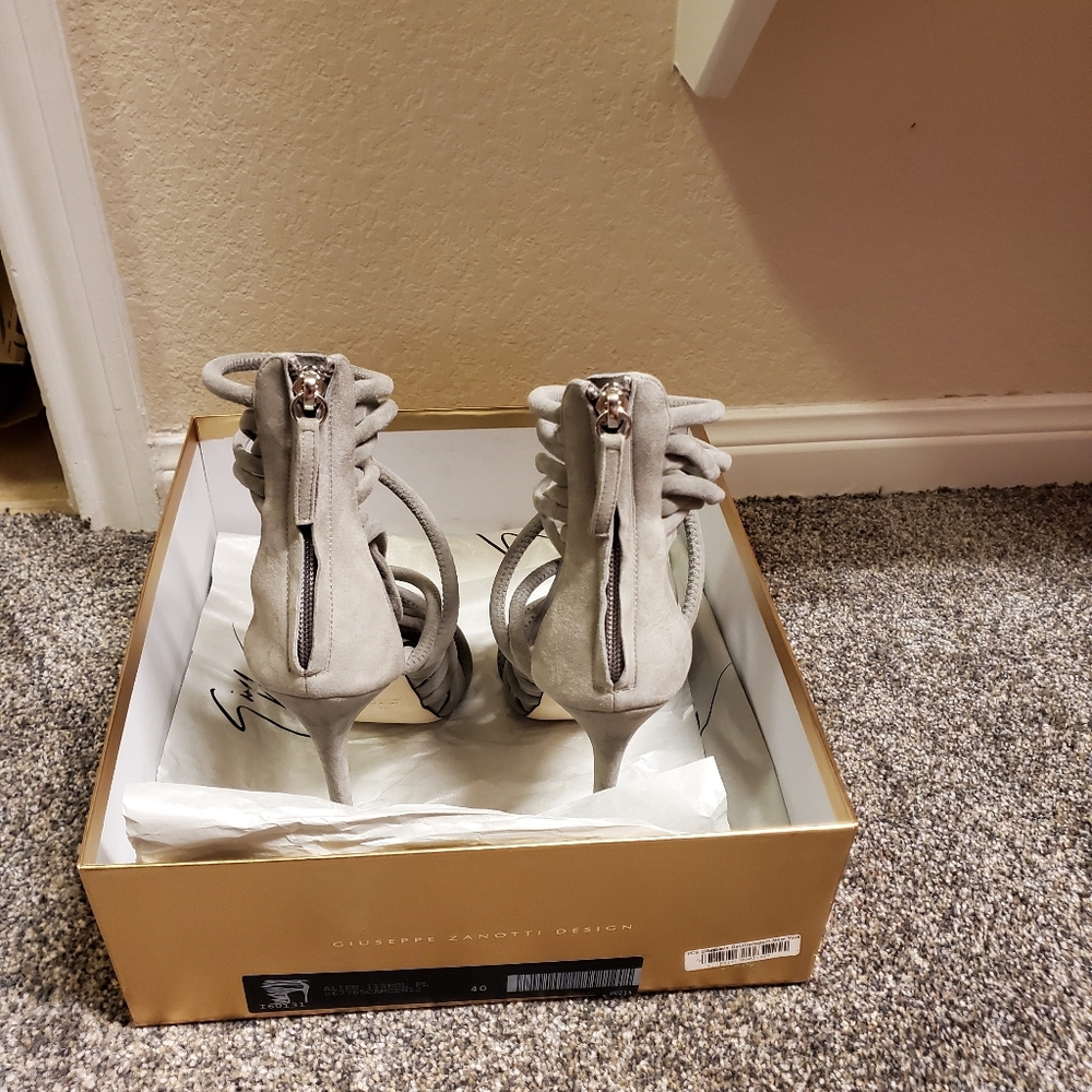 Shoes - Picture 6 of 16